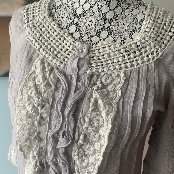 COCO $ tashi gray blouse with 3/4 sleeves - Picture 4 of 7